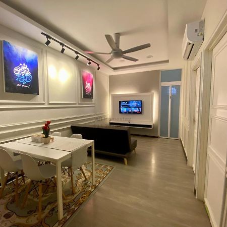 Ali Homestay Sungai Petani Esterno foto
